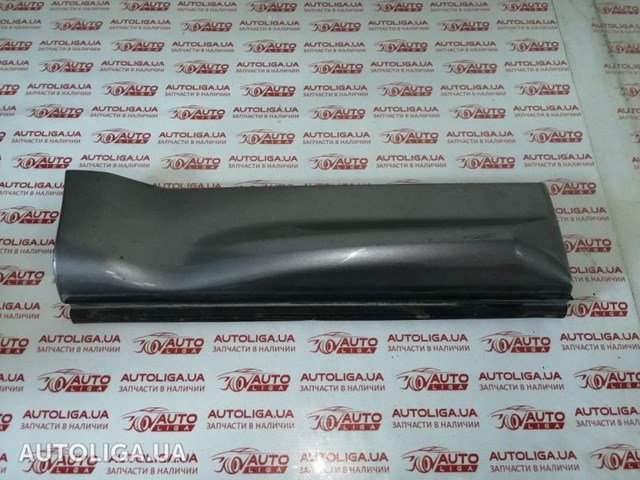 Молдинг задніх правих дверей LR024089 LAND ROVER
