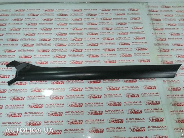 Захисна накладка вітрового скла права LR029537 LAND ROVER