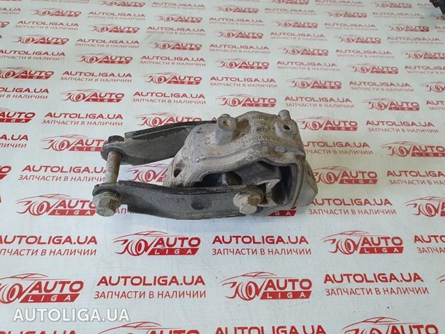 Подушка (опора) двигуна, нижня LR032311 LAND ROVER