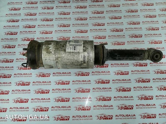Стойка амортизатора передняя LR032648 LAND ROVER