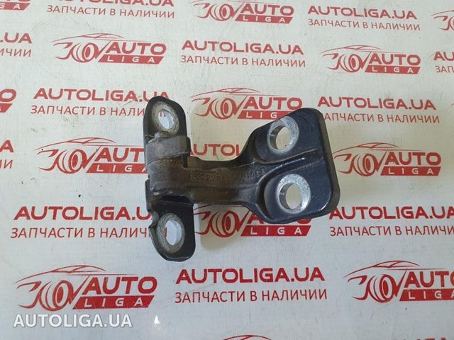 Петля передніх дверей, правих LR056351 LAND ROVER