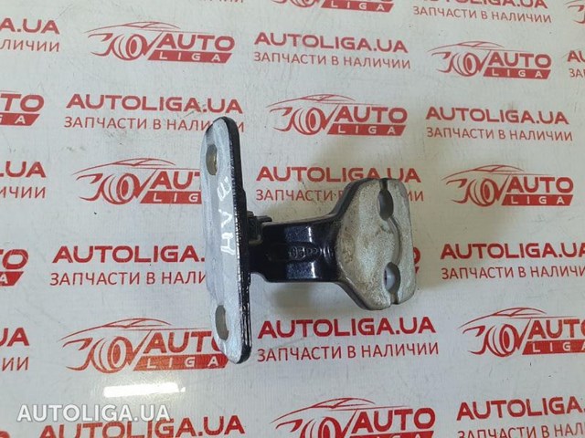 Петля водійських дверей LR056352 LAND ROVER
