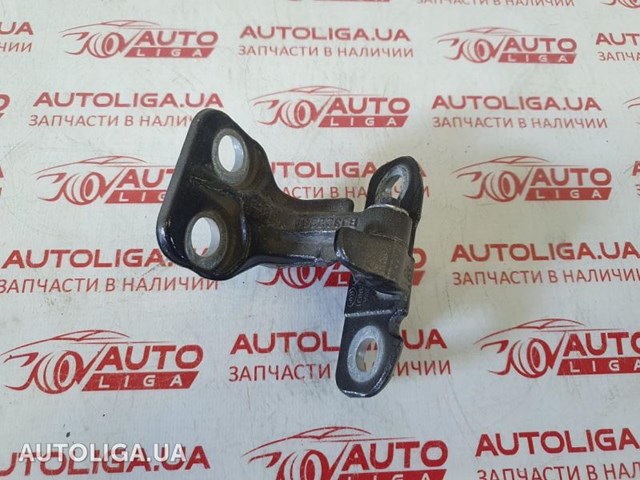 Петля передніх дверей права LR056353 LAND ROVER