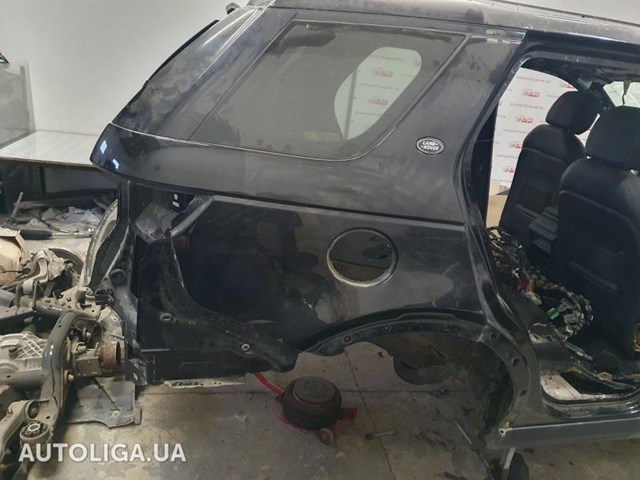 Бічна частина задні праві LR060975 LAND ROVER