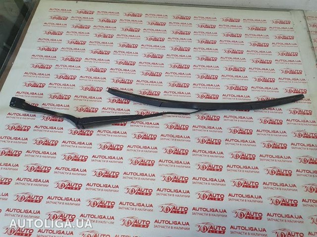 Важіль-поводок склоочисника лобового скла LR064425 LAND ROVER