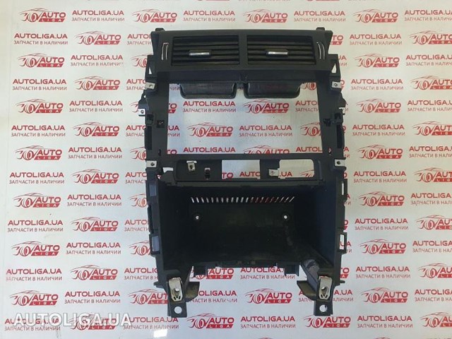Решітка повітропровода LR072444 LAND ROVER