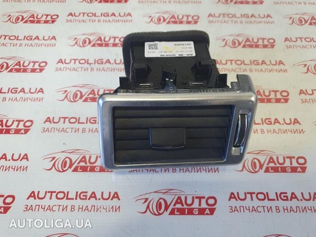 Решітка вентиляції салону на "торпедо", права LR072448 LAND ROVER