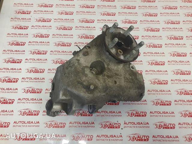 Цапфа поворотна ліва LR076286 LAND ROVER