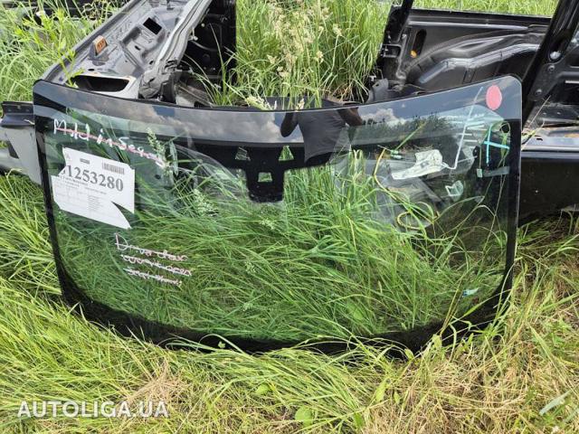 Автомобільне скло LR079645 LAND ROVER