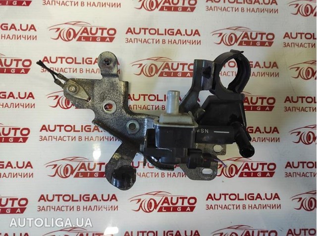 Клапан парів бака PE0118751 MAZDA