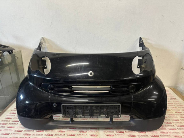 Центр переднього бампера Q0001721V009CP6A00 MERCEDES