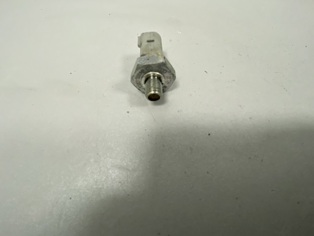 Манометри (показник тиску масла) 038919081P VAG