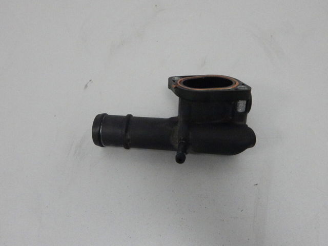 Водяний патрубок 03L121132A VAG