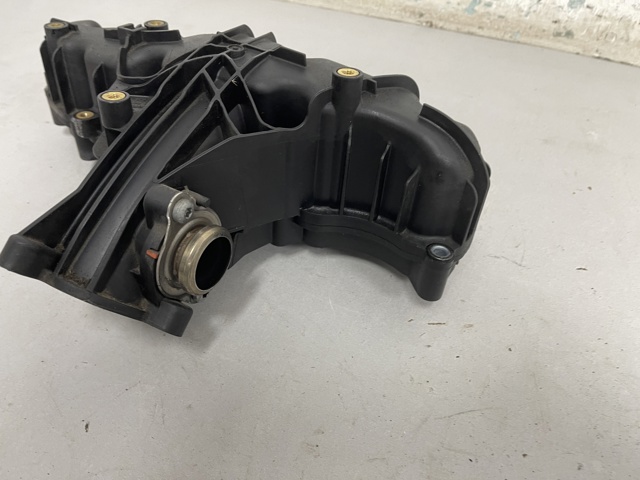 Колектор впускний 03L129711BA VAG
