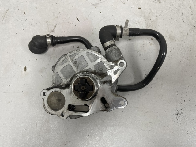 Насос вакуумний 03L145100F VAG