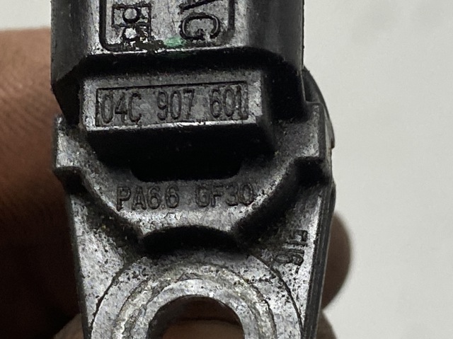Датчик обуртів распредвалу 04C907601 VAG