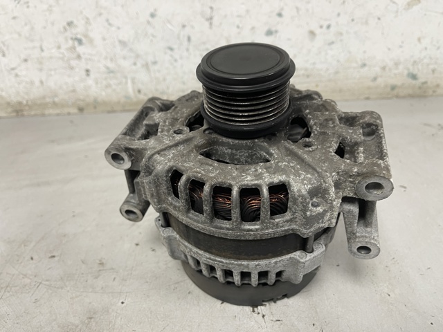 Авто генератор 06H903018J VAG
