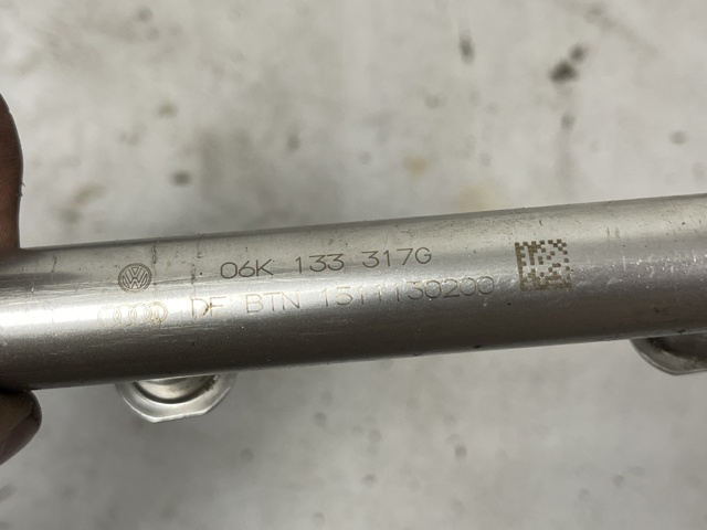 Розподільник палива 06K133317G VAG