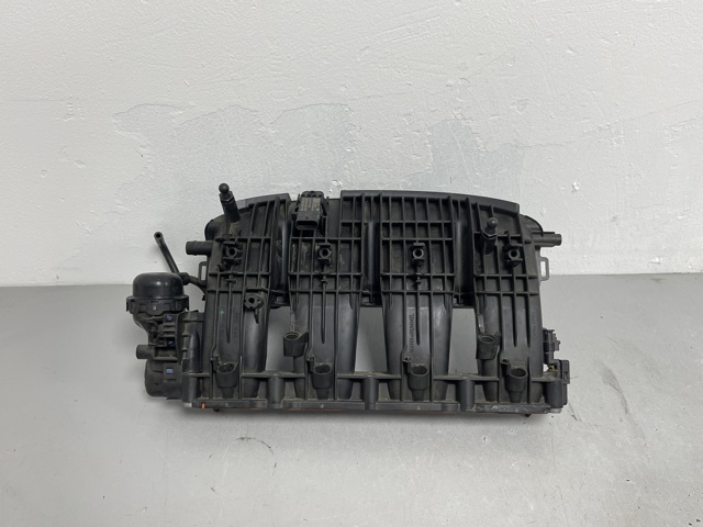 Колектор впускний 06L133201DH VAG