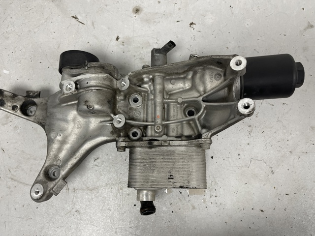 Кронштейн генератора (натяжний) Ауді Ку 3