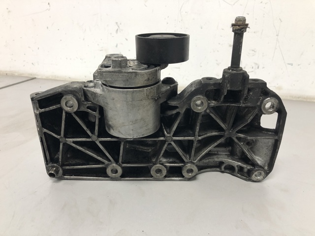 Кронштейн компресора кондиціонера 11168506863 BMW
