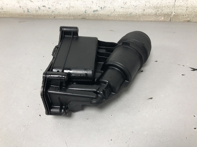 Корпус масляного фільтра 11427800066 BMW