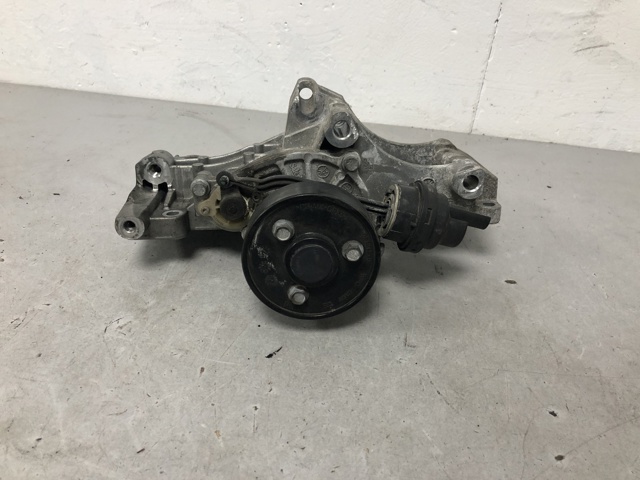 Помпа водяна, (насос) охолодження, в зборі з корпусом 11518588887 BMW