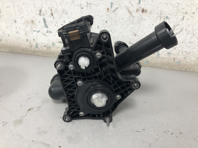 Корпус термостата 11538642559 BMW