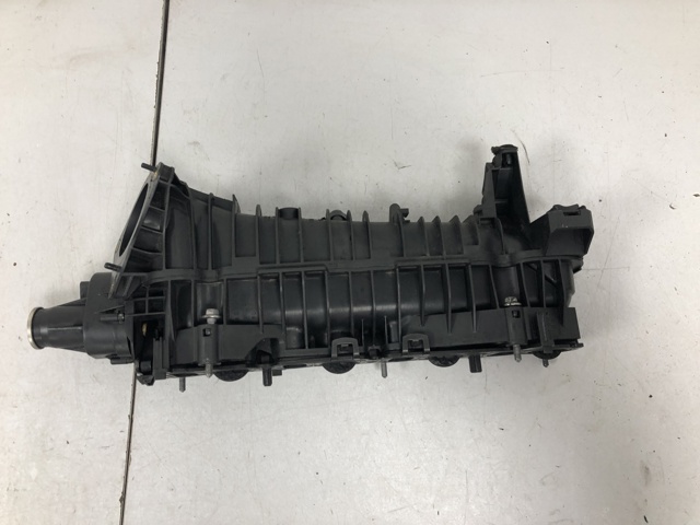 Колектор впускний 11617807991 BMW