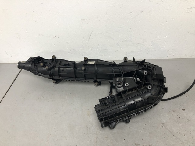 Колектор впускний 11618511363 BMW