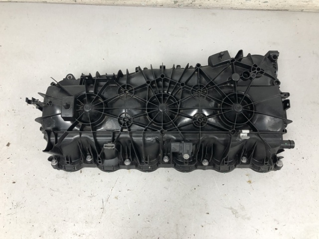 Колектор впускний 11618647977 BMW