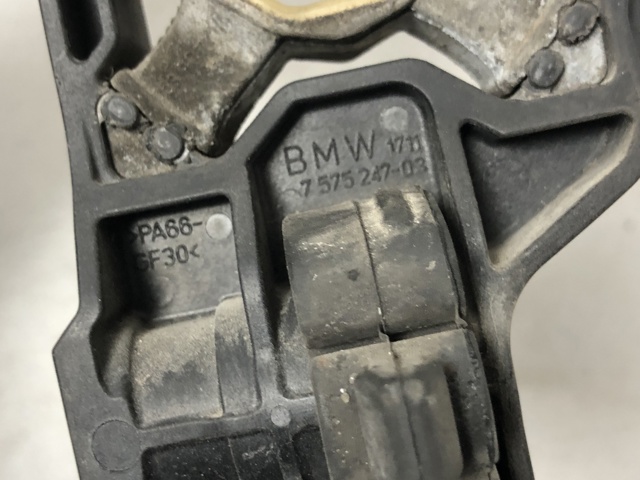Подушка радіатора охолодження, нижня 17117575247 BMW