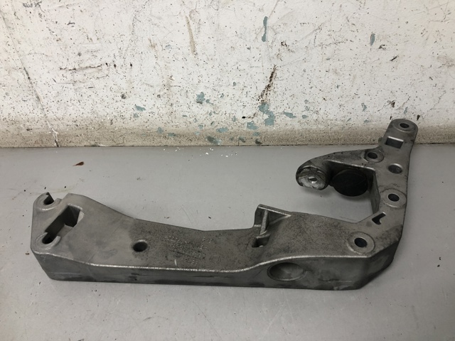 Балка кріплення коробки передач 22328486998 BMW