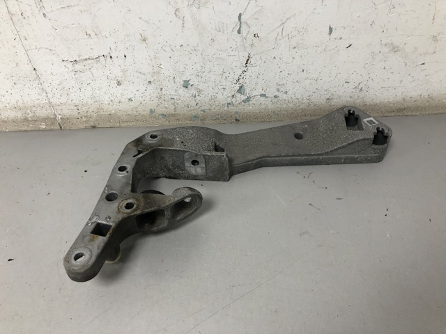 Балка кріплення коробки передач 22328486998 BMW