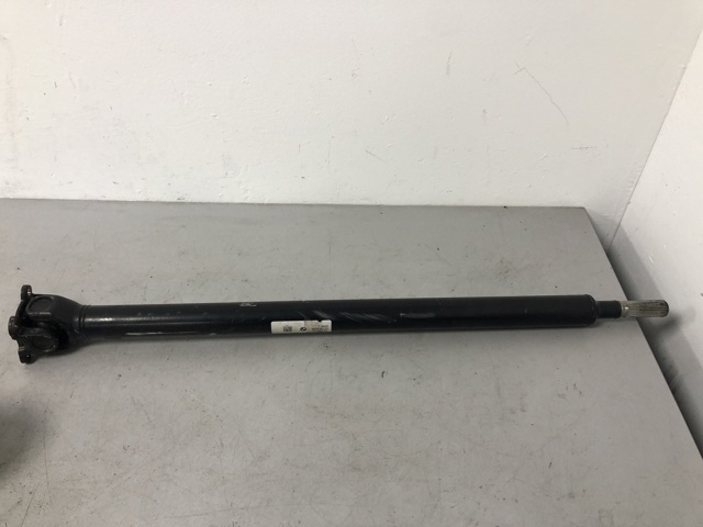 Вал карданний, передній 26208698362 BMW