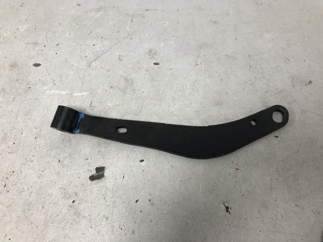 Сайлентблок переднього нижнього важеля 31106885880 BMW