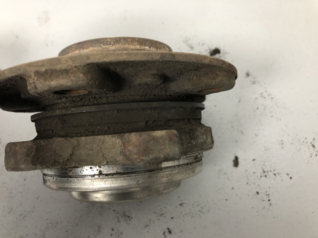 Маточина переднього колеса 31206850158 BMW