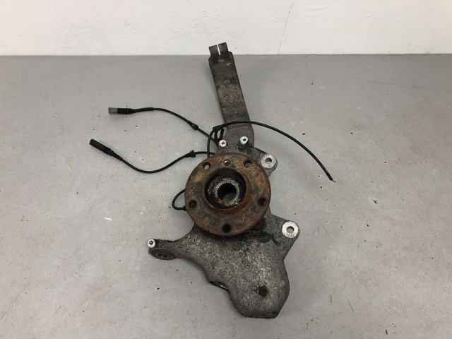 Цапфа поворотна ліва 31216869869 BMW