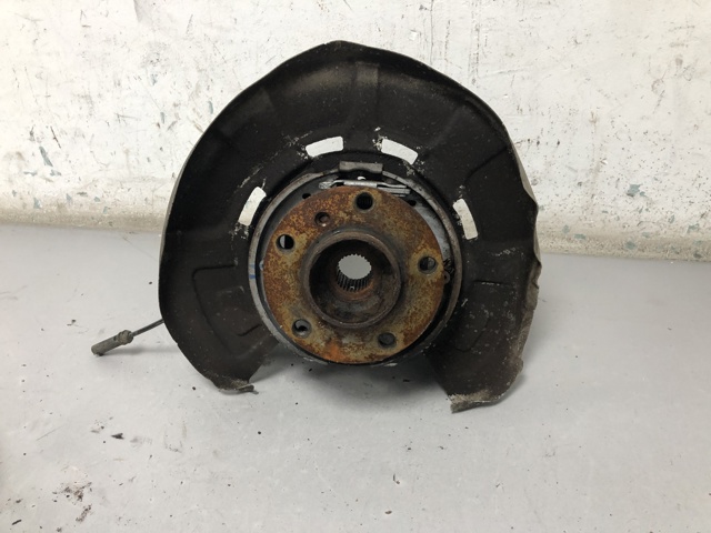 Цапфа поворотного кулака 33326879102 BMW