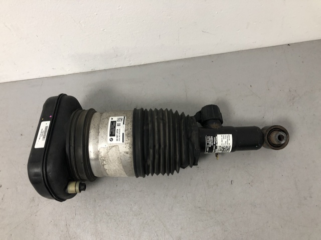 Стійка задня права 37106869040 BMW