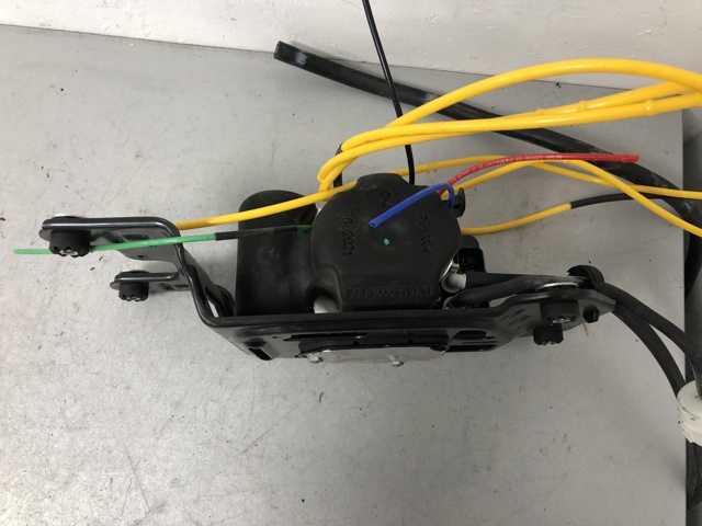Компресор пневмоподвески 37205A0C990 BMW