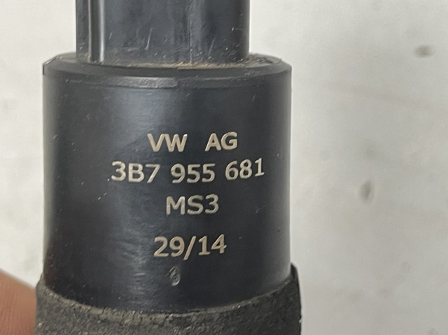 Насос омивача фар 3B7955681 VAG