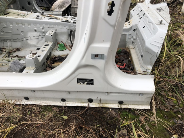 Отвір передніх лівих дверей 41007494061 BMW