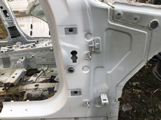 Отвір передніх правих дверей 41007494062 BMW