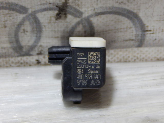 Датчик AIRBAG передній 4H0959643 VAG