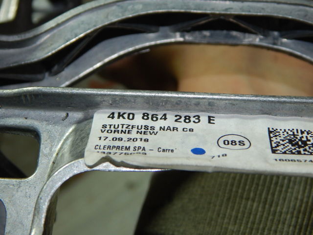 Кронштейн підлокітника 4K0864283E VAG
