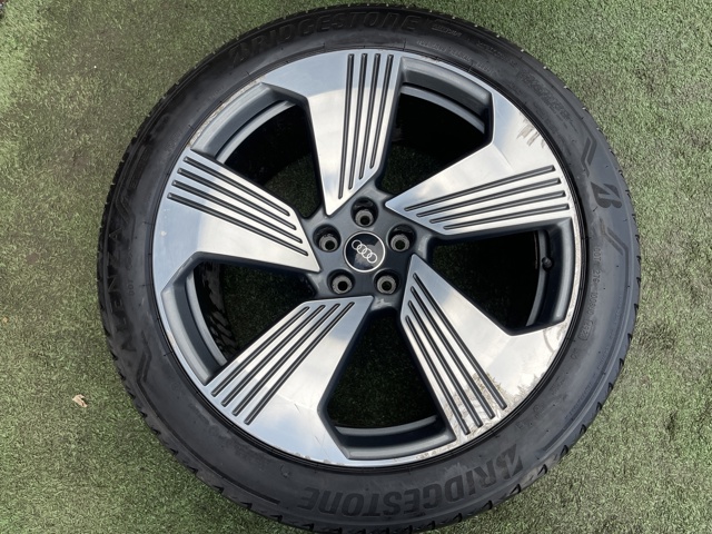 Диски литі (легкосплавні, титанові) 4KE601025F VAG