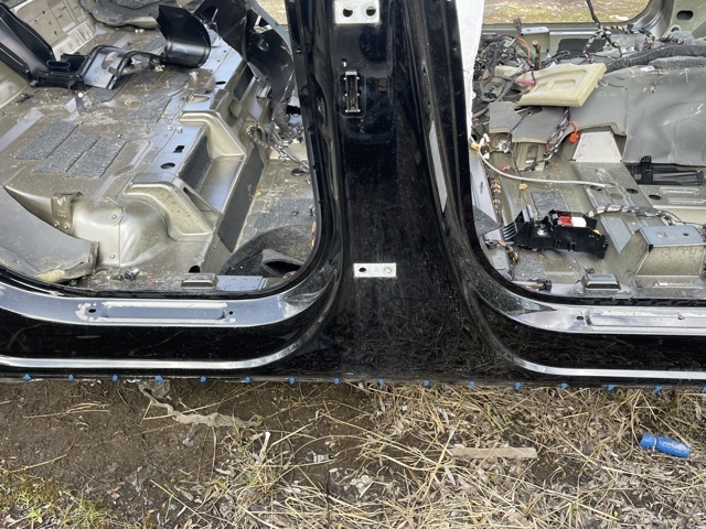 Отвір передніх правих дверей 4KE809840 VAG