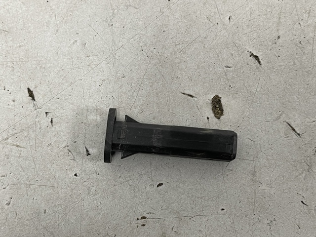 Болт 4M0121095 VAG