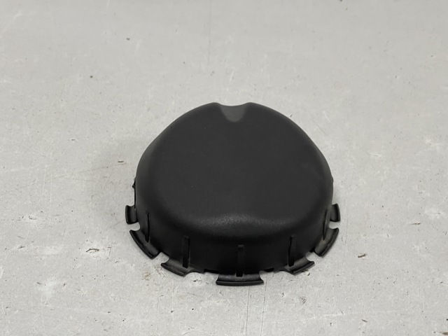 Кришка опори амортизатора переднього 4M0412375A VAG